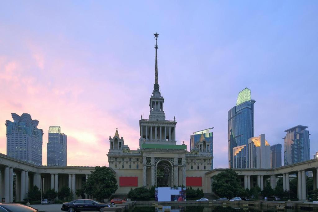 Hanting Premium Zhongshan Park Yan'an Road Hotel